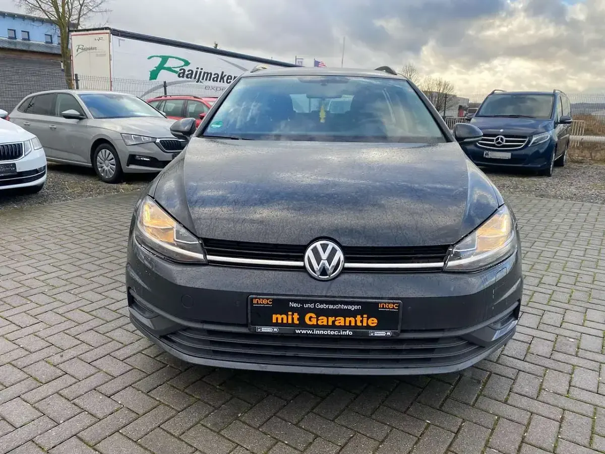 Gebraucht VW Golf VII Trendline 116 PS (85 kW) 2019 Uranograu Kombi