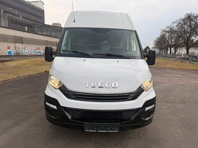 Gebraucht Iveco Daily 156 PS (114 kW) 2017 Weiß Limousine