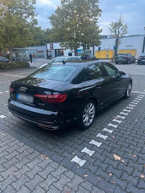 Gebraucht Audi A4 204 PS (150 kW) 2023 Schwarz Limousine