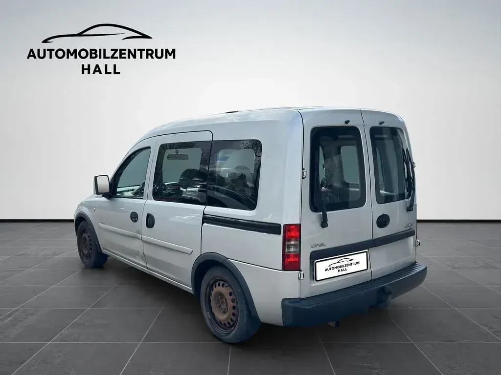 Używany Opel Combo 101 KM (74 kW) 2000 Srebrny Minivan