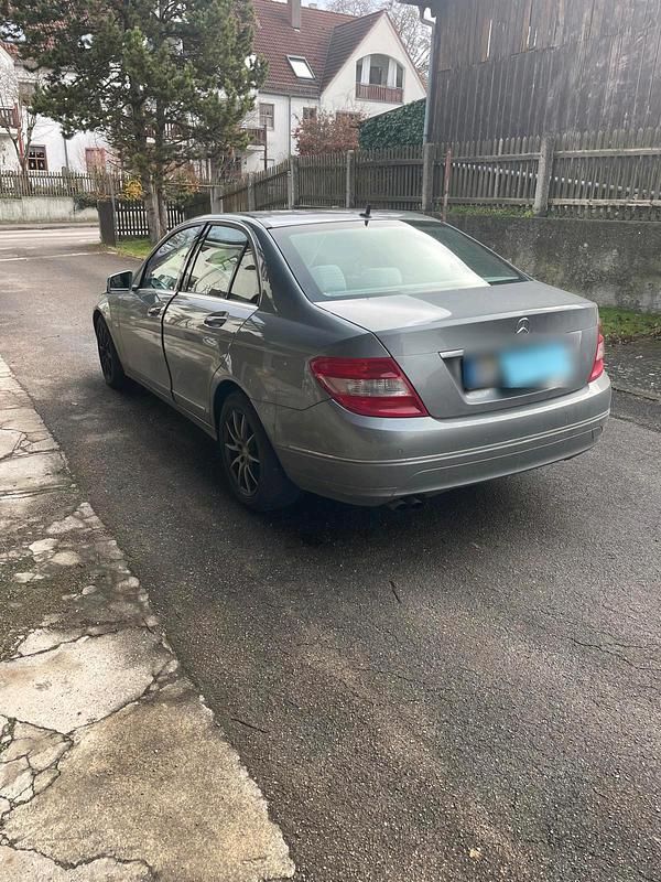 Gebraucht Mercedes C180 156 PS (114 kW) 2010 Silber Limousine