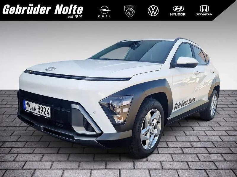 Weiss / Gebraucht 2025 Hyundai Kona Trend SUV | 28.890 € (Fairer Preis) - Bild 1/4