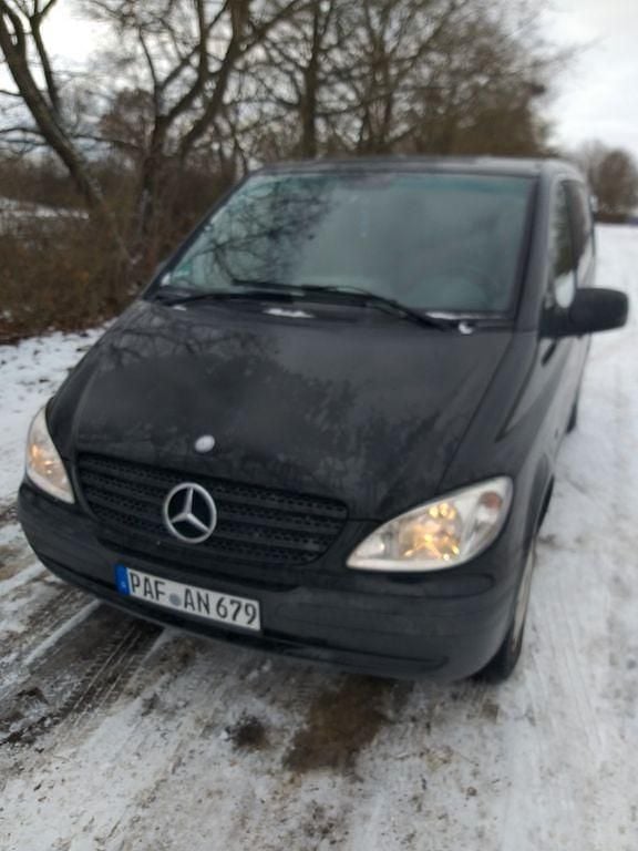 Schwarz Gebraucht 2009 Mercedes Vito Van | 4.990 € (Guter Preis) - Bild 1/4