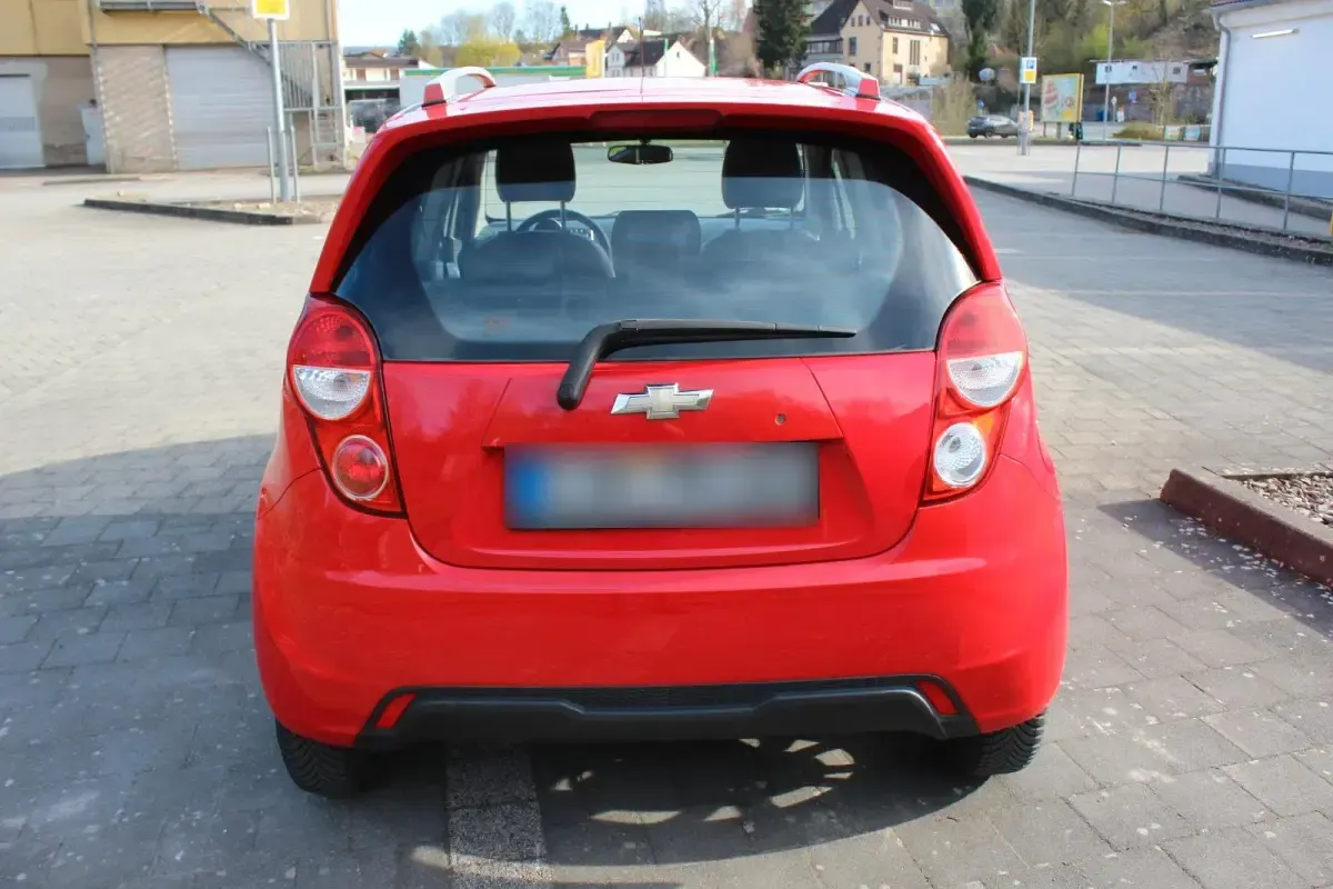 Gebraucht Chevrolet Spark 80 PS (58 kW) 2014 Rot Kleinwagen
