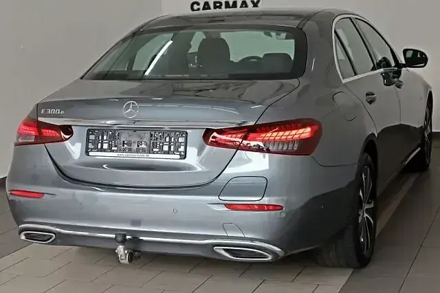 Gebraucht Mercedes E300 Avantgarde 320 PS (235 kW) 2020 Grau Limousine