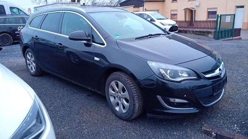 Gebraucht Opel Astra Exklusiv 136 PS (100 kW) 2016 Schwarz Kombi