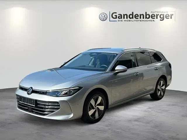 Gebraucht VW Passat 150 PS (110 kW) 2026 Silberschwarz Kombi