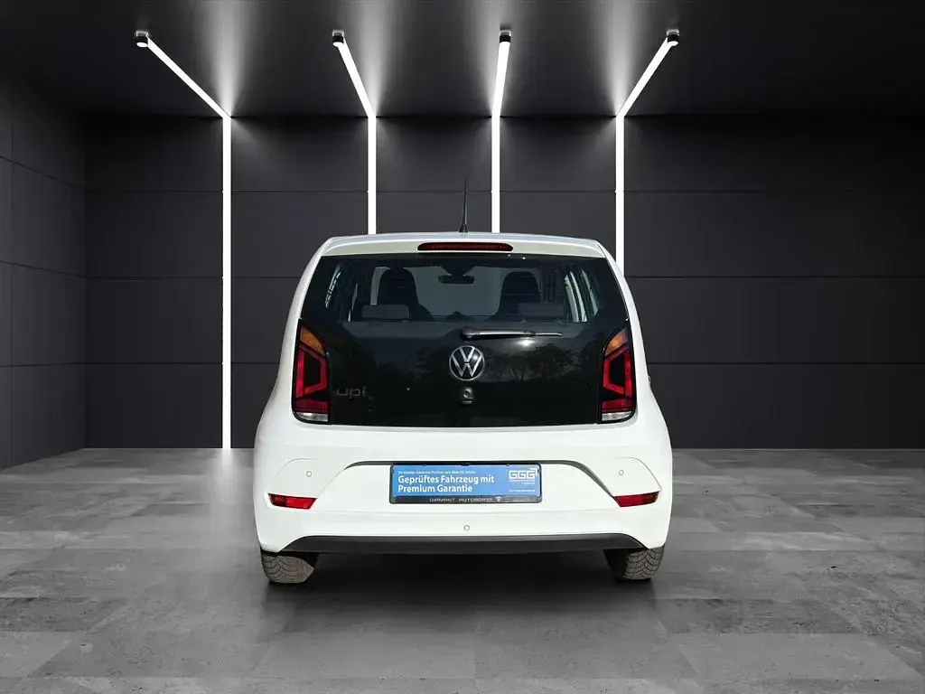 Używany VW up! 65 KM (47 kW) 2022 Biały Hatchback