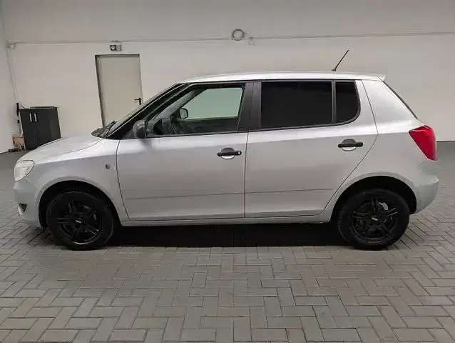 Usata Skoda Fabia 60 CV (44 kW) 2015 Argento Utilitaria