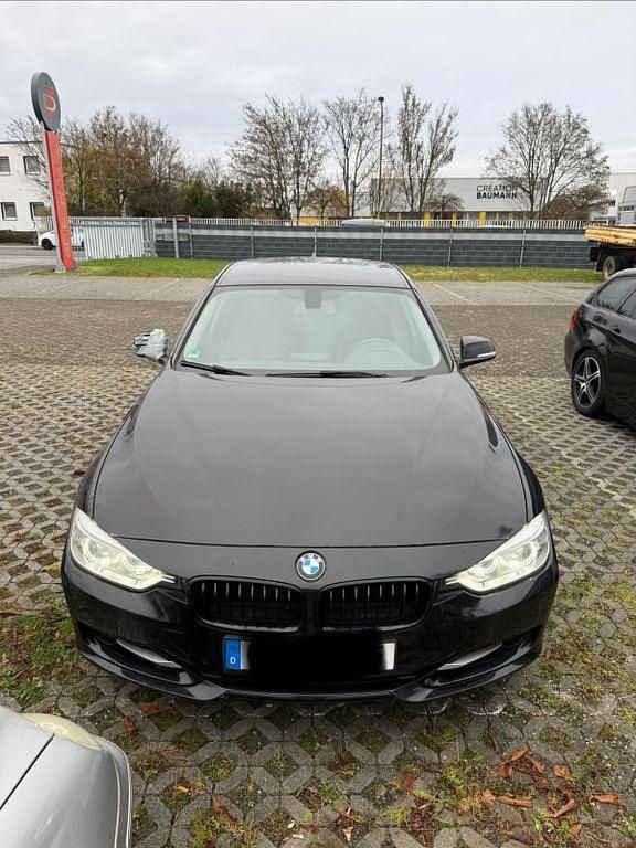 Schwarz Gebraucht 2013 BMW 335 Sport Line Limousine | 13.000 € - Bild 1/4