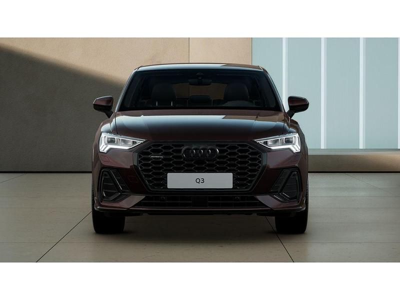 Gebraucht Audi Q3 Sportback S-Line 245 PS (180 kW) 2024 Rot SUV