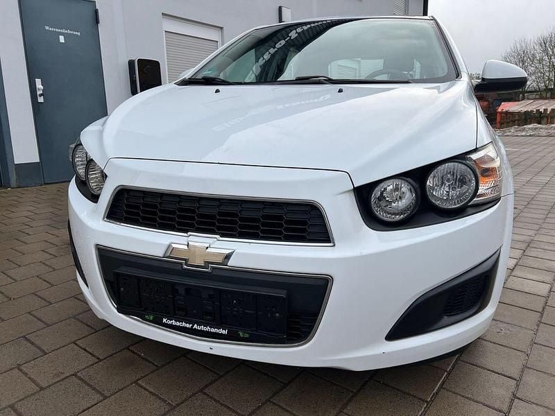 Gebraucht Chevrolet Aveo LT 86 PS (63 kW) 2011 Weiß Kleinwagen
