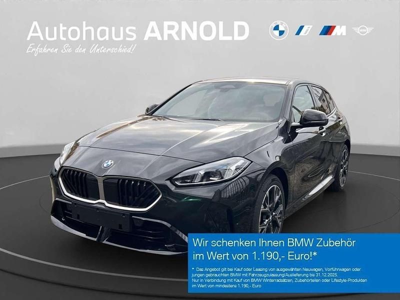 Black sapphire Neu 2025 BMW 120 M Sport Kleinwagen | 35.400 € (Guter Preis) - Bild 1/4