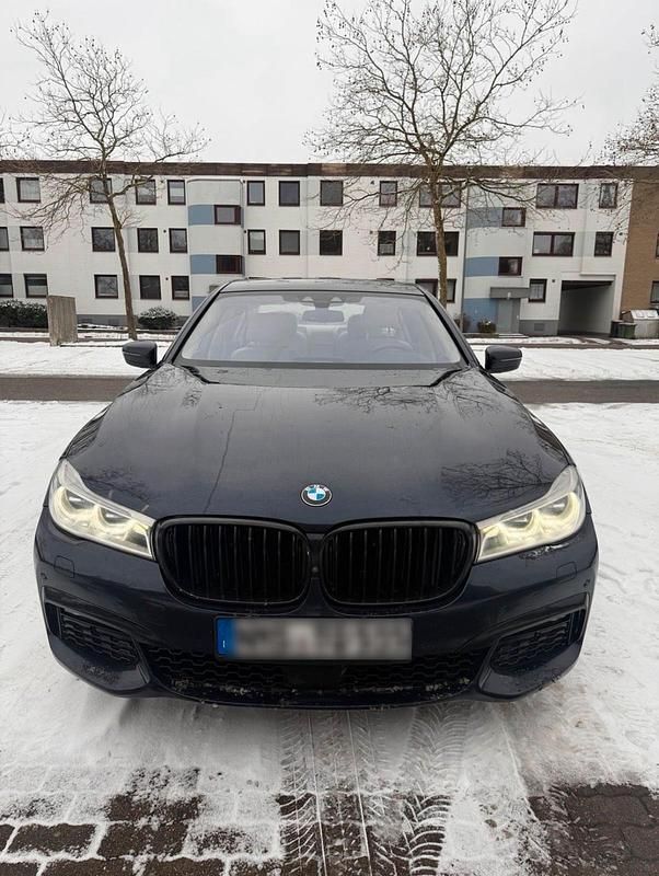 Gebraucht BMW 750L 450 PS (330 kW) 2015 Blau Limousine