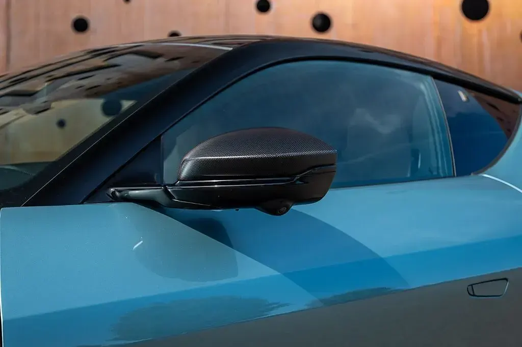 Neu Ferrari 12 Cilindri 829 PS (609 kW) 2025 Blau Coupé
