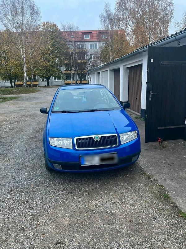 Blau Gebraucht 2003 Skoda Fabia Kleinwagen | 1.050 € (Etwas zu teuer) - Bild 1/4
