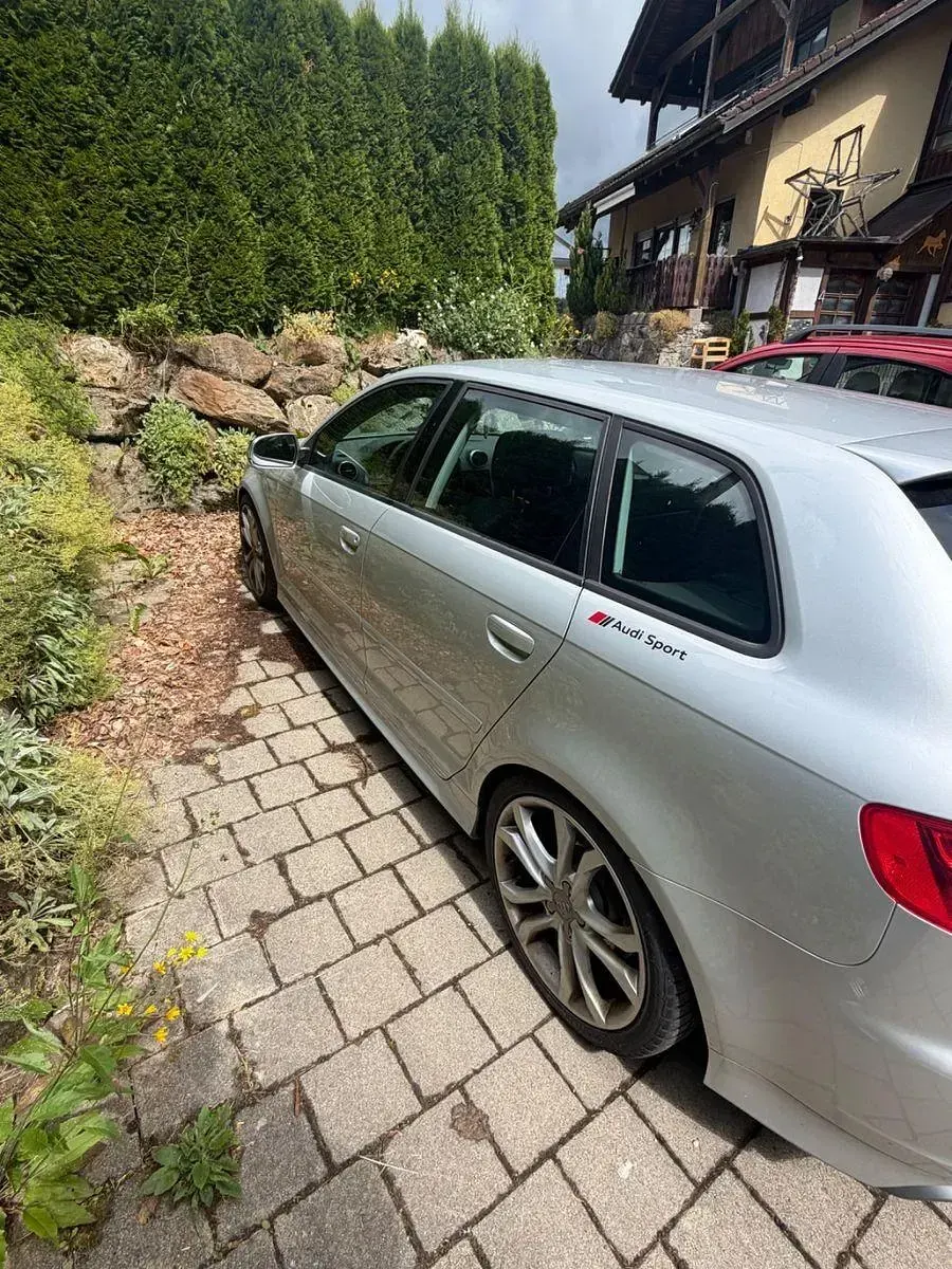 Gebraucht Audi S3 Sportback Sport 265 PS (194 kW) 2012 Silber Kleinwagen
