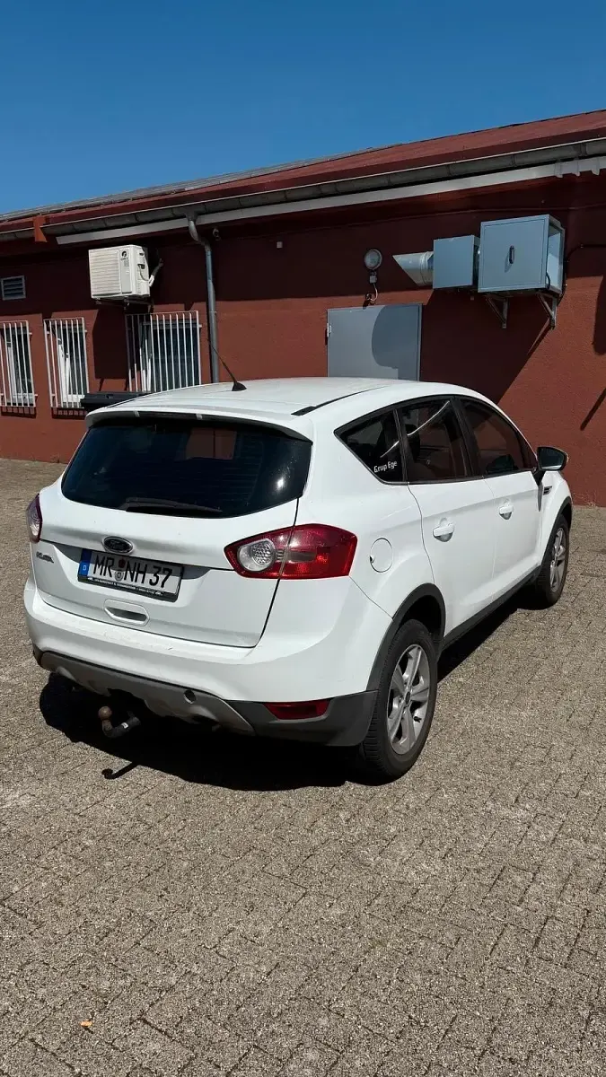Gebraucht Ford Kuga 163 PS (119 kW) 2012 Weiß SUV