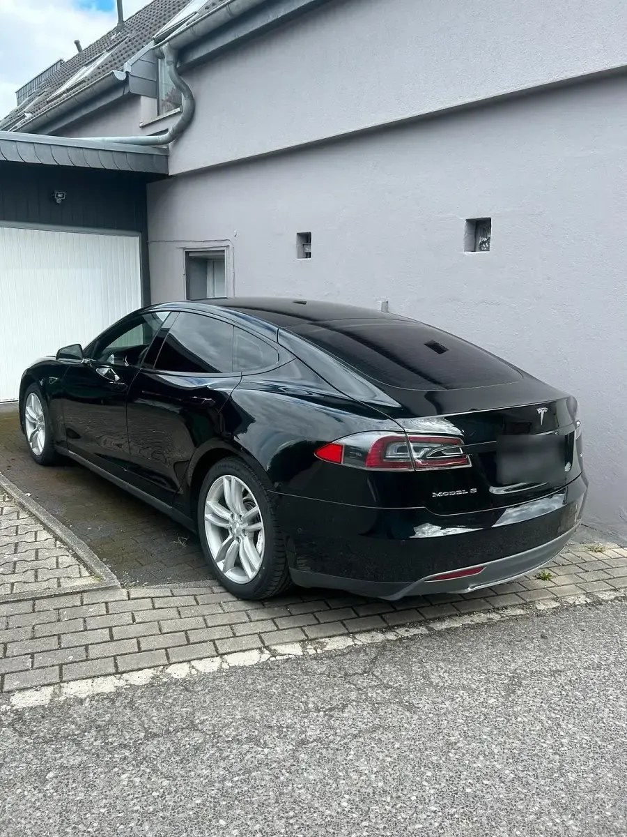 Gebraucht Tesla Model S 284 kW (387 PS) 2015 Schwarz Kleinwagen