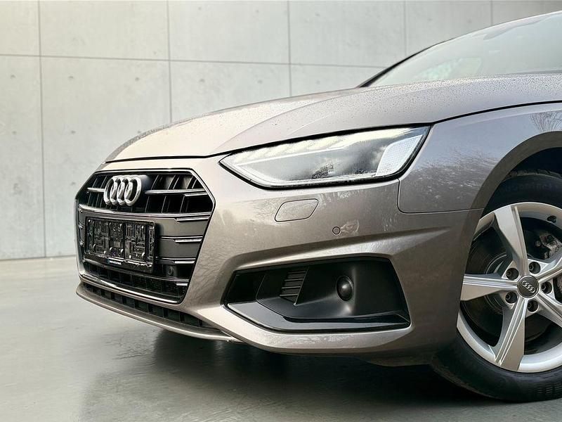 Gebraucht Audi A4 Advanced 190 PS (139 kW) 2020 Grau Kombi