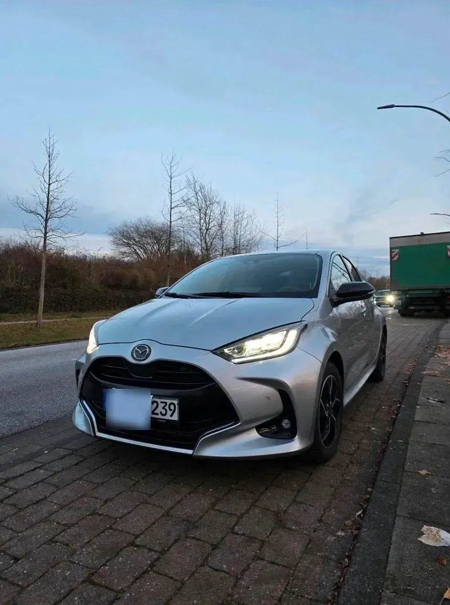 Second-hand Mazda 2 116 CP (85 kW) 2023 Argintiu Hatchback