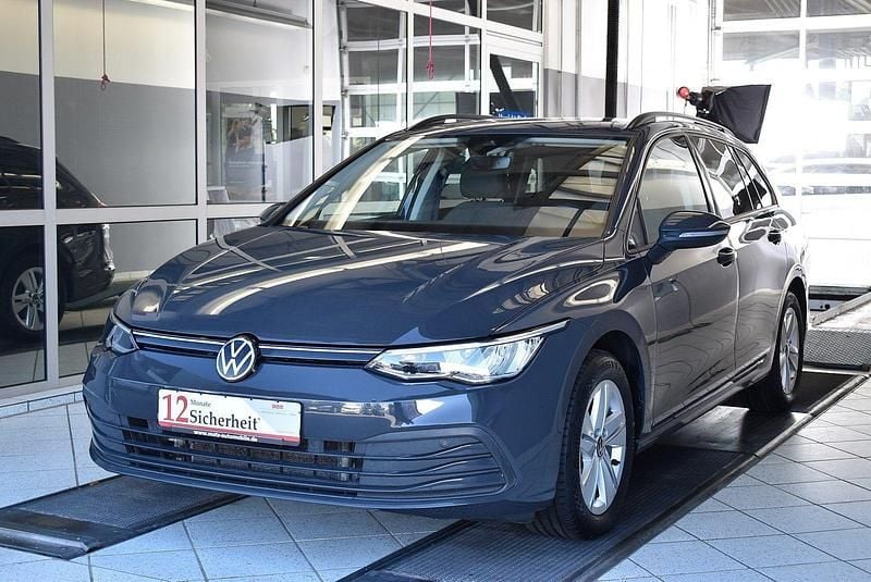 Grau Gebraucht 2022 VW Golf VIII Life Kombi | 17.890 € (Fairer Preis) - Bild 1/4