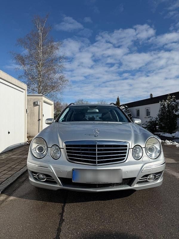 Gebraucht Mercedes E220 Avantgarde 170 PS (125 kW) 2009 Silber Kombi