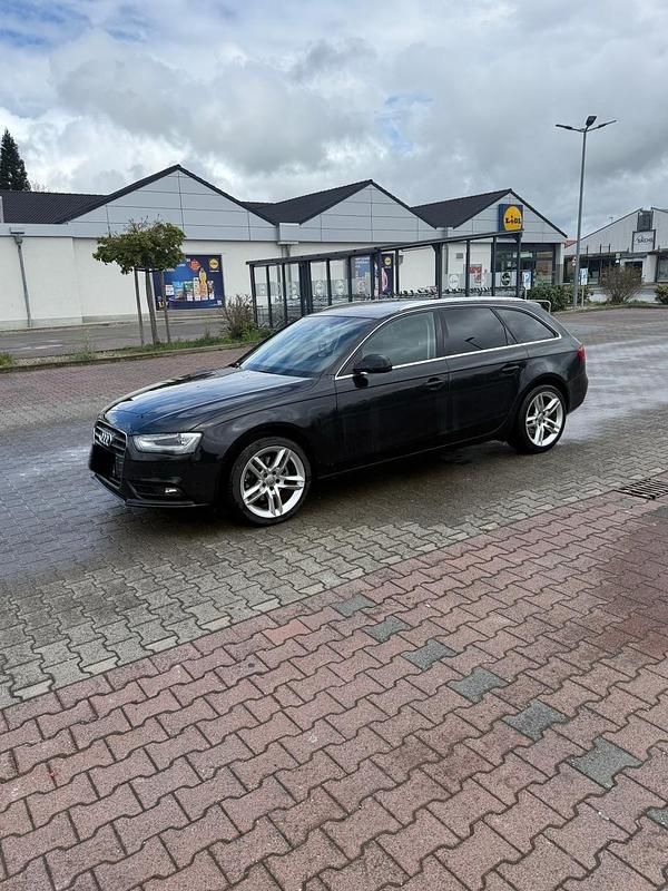 Second-hand Audi A4 143 CP (105 kW) 2012 Negru Break