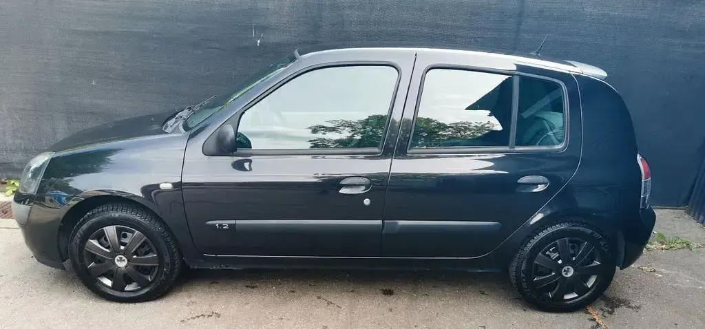 Gebraucht Renault Clio II 58 PS (42 kW) 2004 Schwarz Limousine