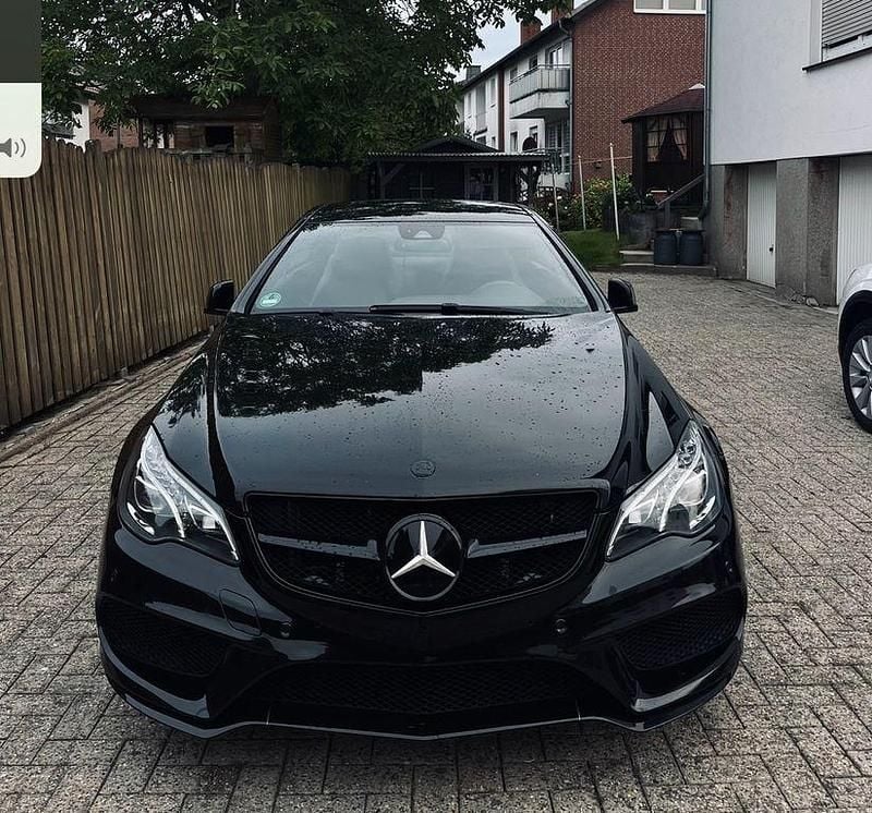 Schwarz Gebraucht 2015 Mercedes E200 Sport Edition Coupé | 16.999 € (Fairer Preis) - Bild 1/4
