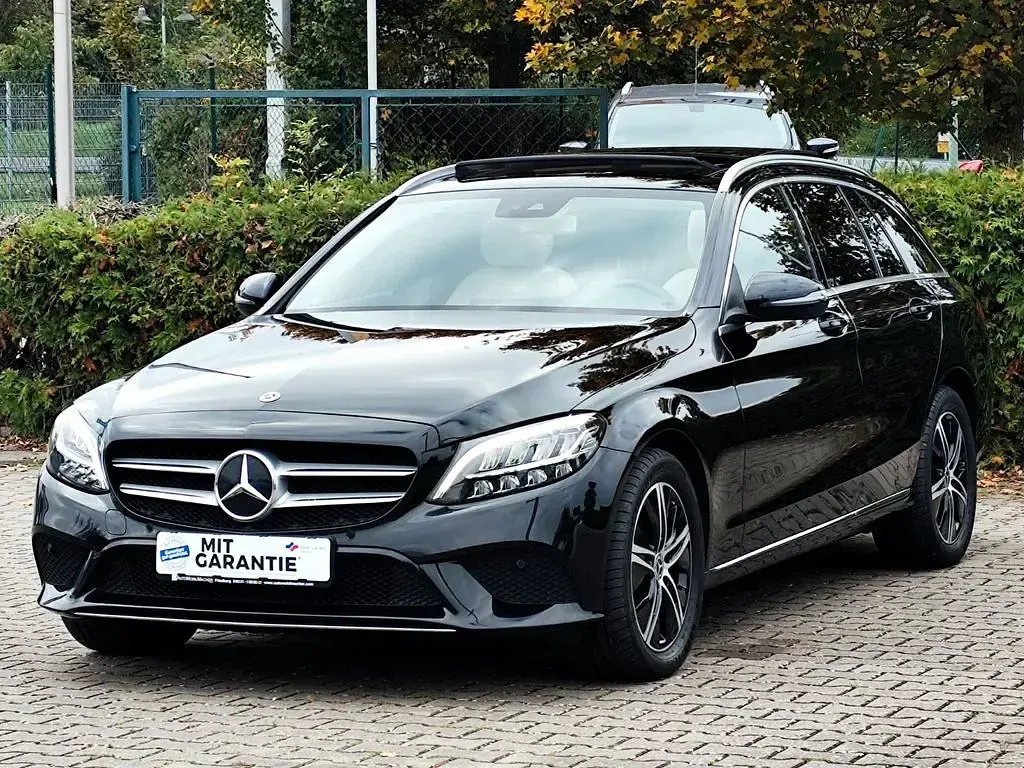 Second-hand Mercedes C220 Avantgarde 194 CP (142 kW) 2019 Negru Berlinǎ