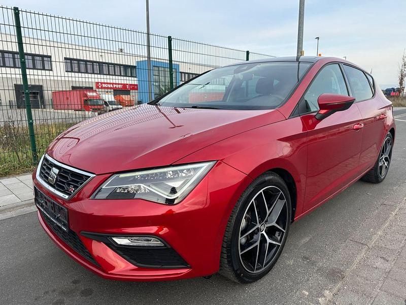 Rot Gebraucht 2019 Seat Leon FR Limousine | 14.990 € (Fairer Preis) - Bild 1/4