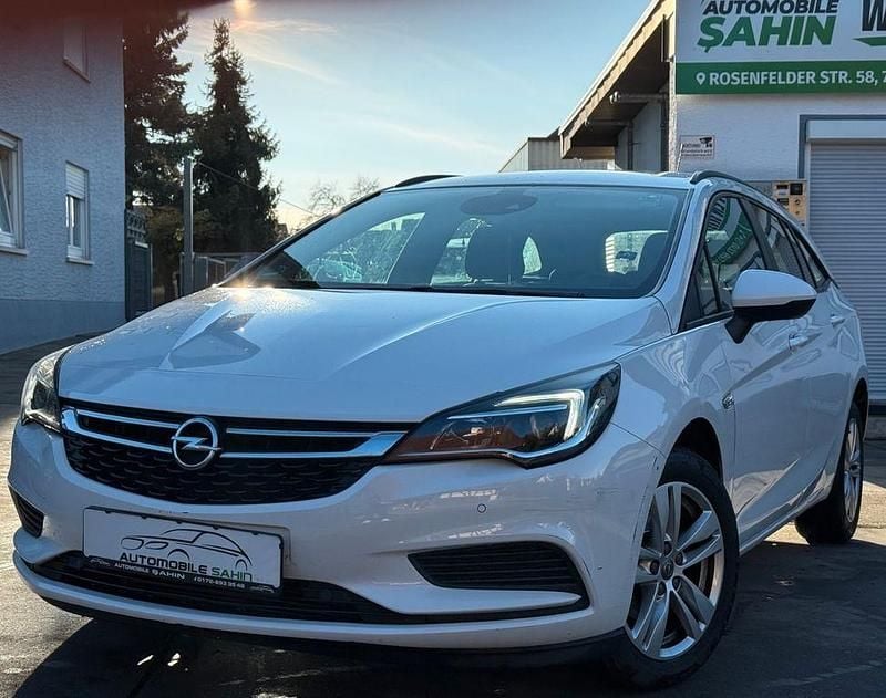 Gebraucht Opel Astra Edition 125 PS (91 kW) 2017 Weiß Kombi