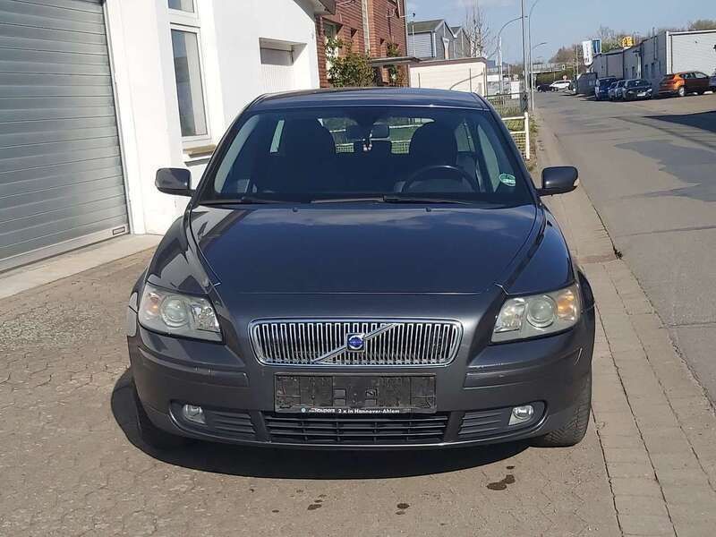 Titanium grey pearl / metallic Gebraucht 2006 Volvo V50 Kinetic Kombi | 2.400 € (Guter Preis) - Bild 1/4