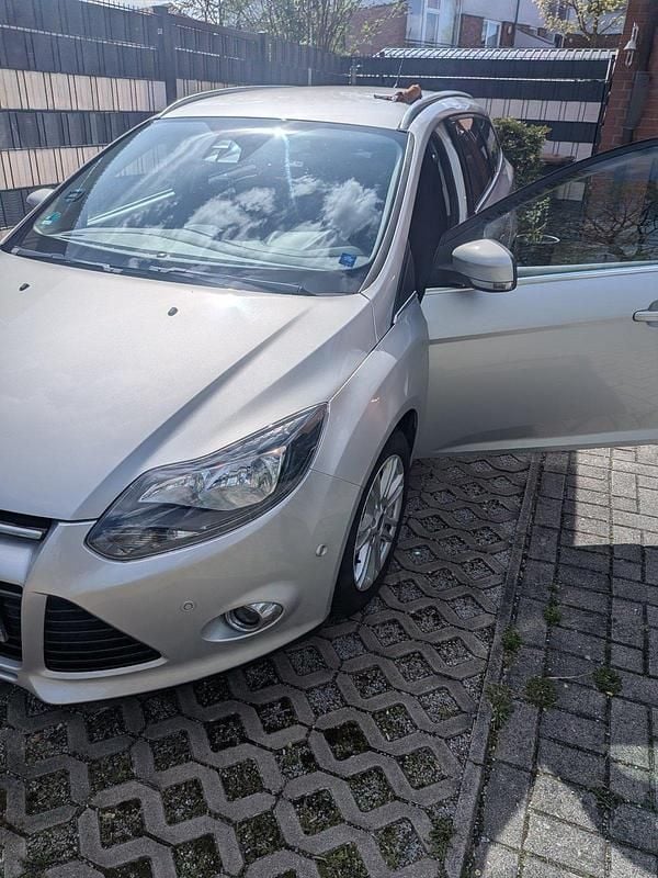 Gebraucht Ford Focus Titanium 140 PS (102 kW) 2014 Silber Kombi