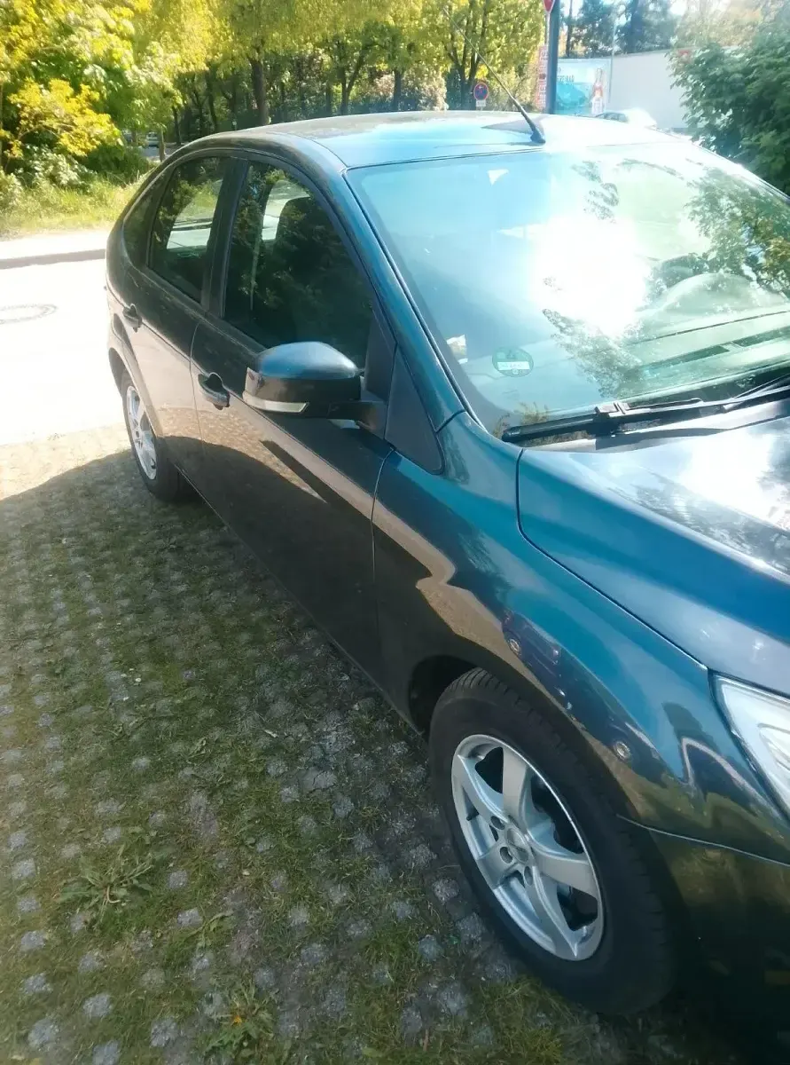 Używany Ford Focus 110 KM (80 kW) 2010 Szary Sedan/Limuzyna