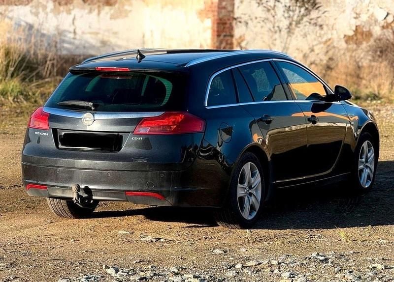 Schwarz Gebraucht 2010 Opel Insignia Kombi | 2.200 € (Superpreis) - Bild 1/4