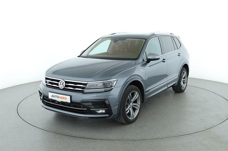 Grau Gebraucht 2020 VW Tiguan Allspace Highline SUV | 31.110 € (Superpreis) - Bild 1/3