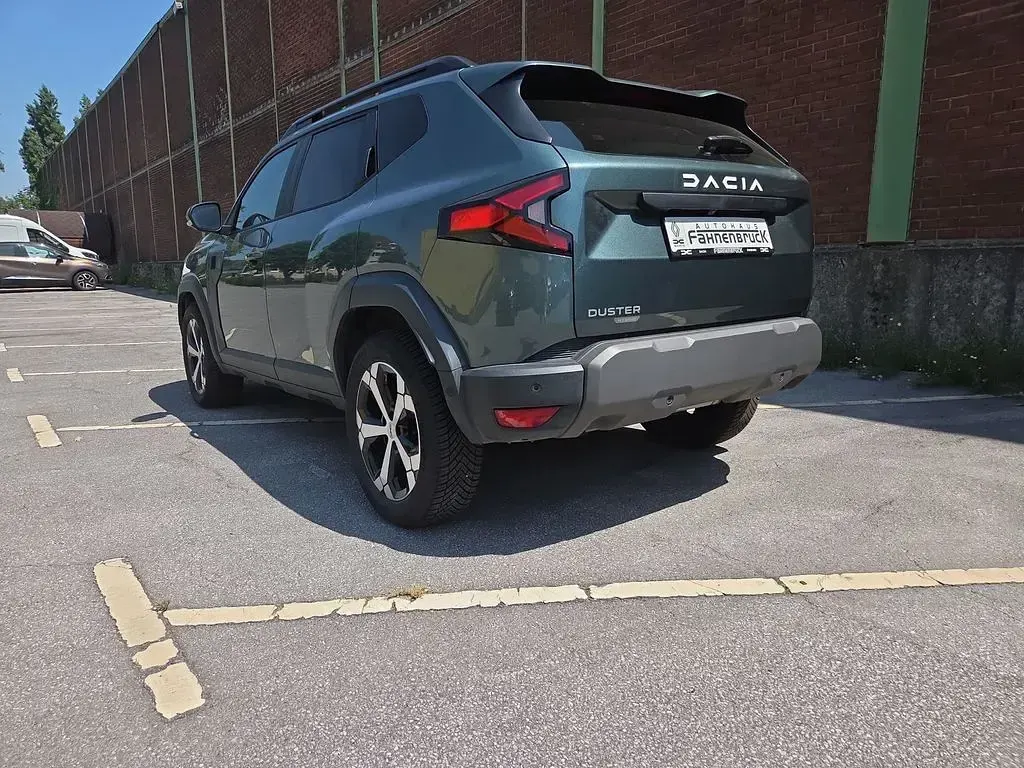 Gebraucht Dacia Duster Journey 141 PS (103 kW) 2025 Grün SUV