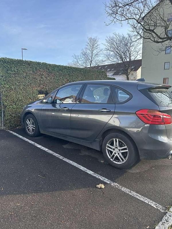 Gebraucht BMW 216 Advantage 116 PS (85 kW) 2018 Grau Van / Kleinbus
