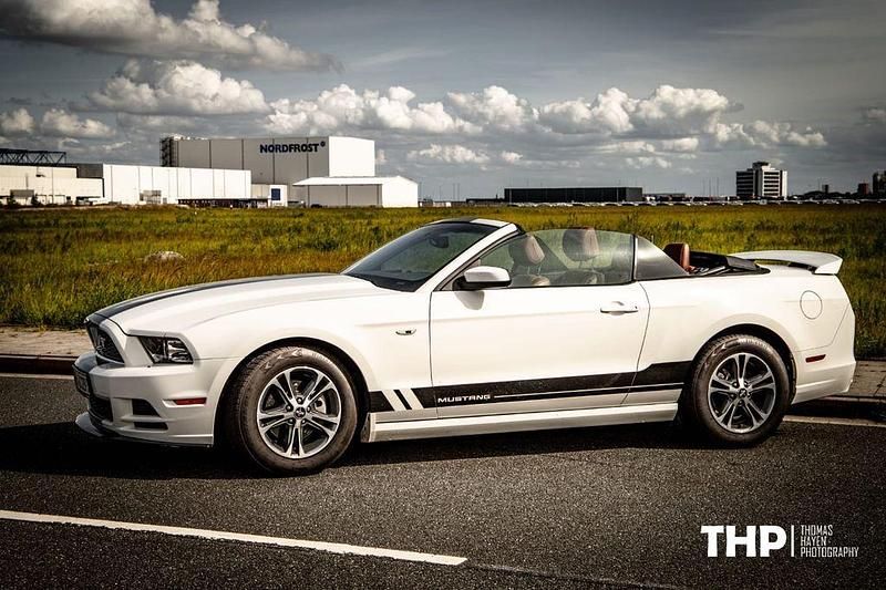 Gebraucht Ford Mustang 305 PS (224 kW) 2013 Weiß Cabrio