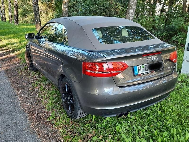 Gebraucht Audi A3 Cabriolet 160 PS (117 kW) 2011 Grau Cabrio