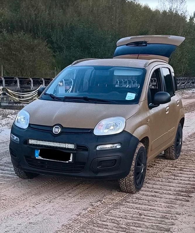 Grau Gebraucht 2014 Fiat Panda 4x4 Kleinwagen | 5.000 € (Fairer Preis) - Bild 1/4