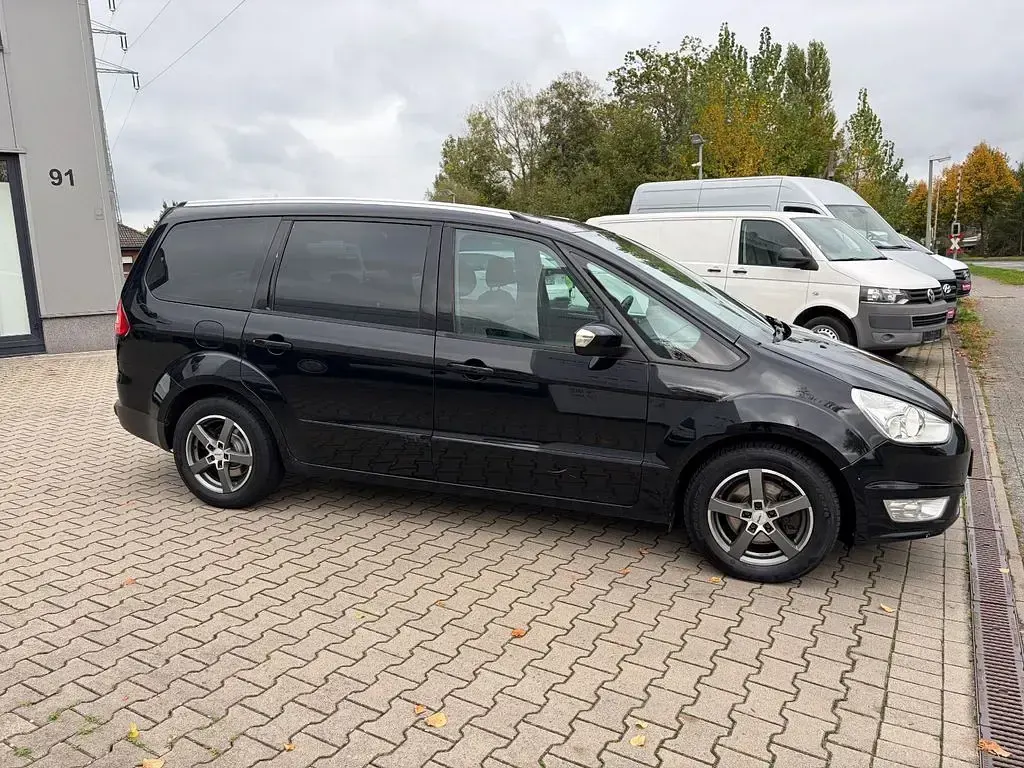 Gebraucht Ford Galaxy 163 PS (119 kW) 2011 Schwarz Van / Kleinbus