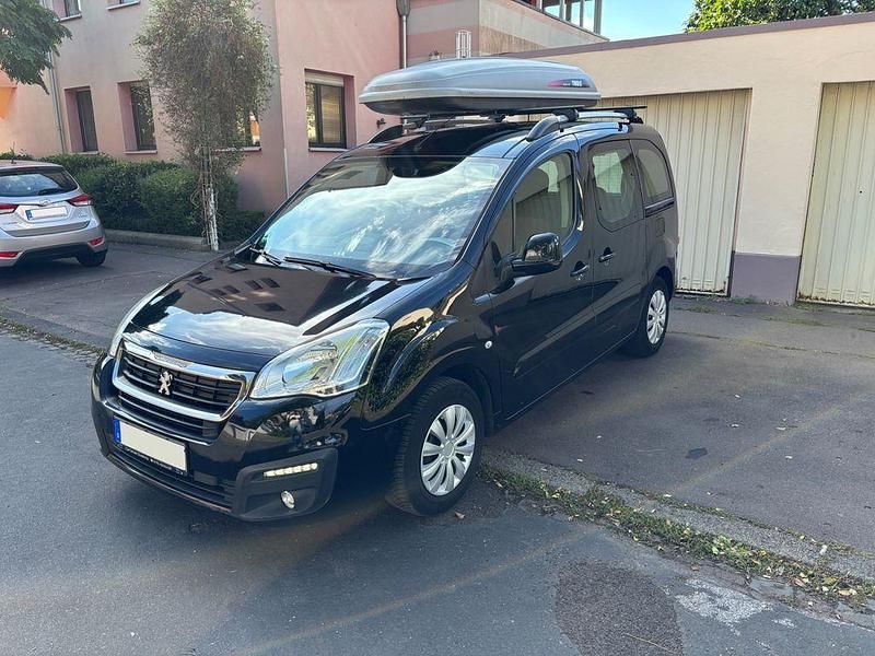 Schwarz Gebraucht 2015 Peugeot Partner Tepee Van / Kleinbus | 6.990 € (Etwas zu teuer) - Bild 1/4