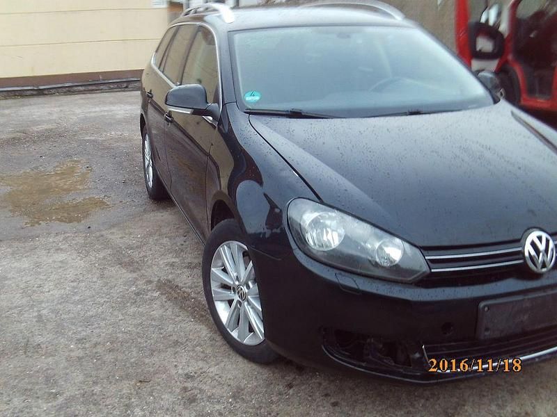 Gebraucht VW Golf VI Style 105 PS (77 kW) 2011 Schwarz Kleinwagen