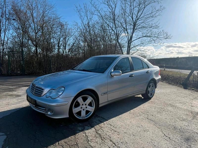 Gebraucht Mercedes C200 163 PS (119 kW) 2005 Silber Limousine