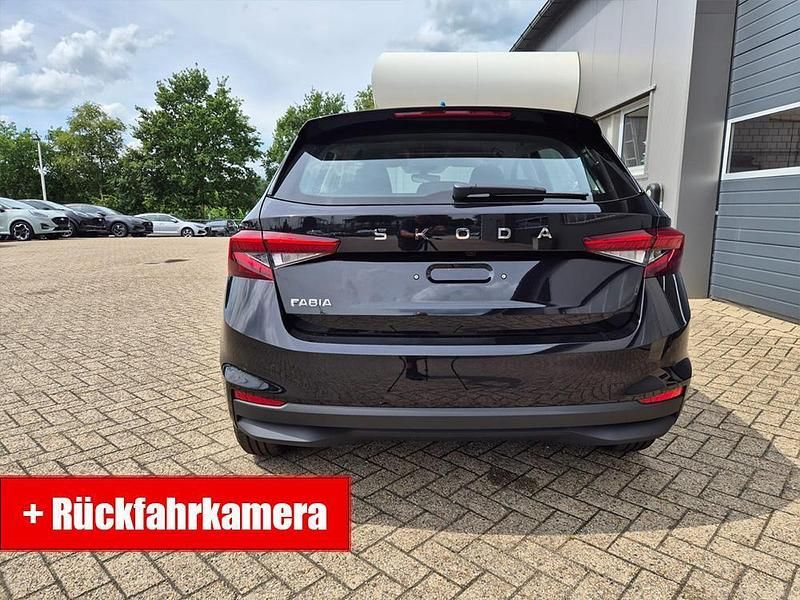 Neu Skoda Fabia Selection 116 PS (85 kW) 2025 Blackmagic perleffekt Limousine