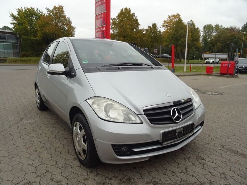 Silber Gebraucht 2009 Mercedes A150 Limousine | 2.499 € (Guter Preis) - Bild 1/4