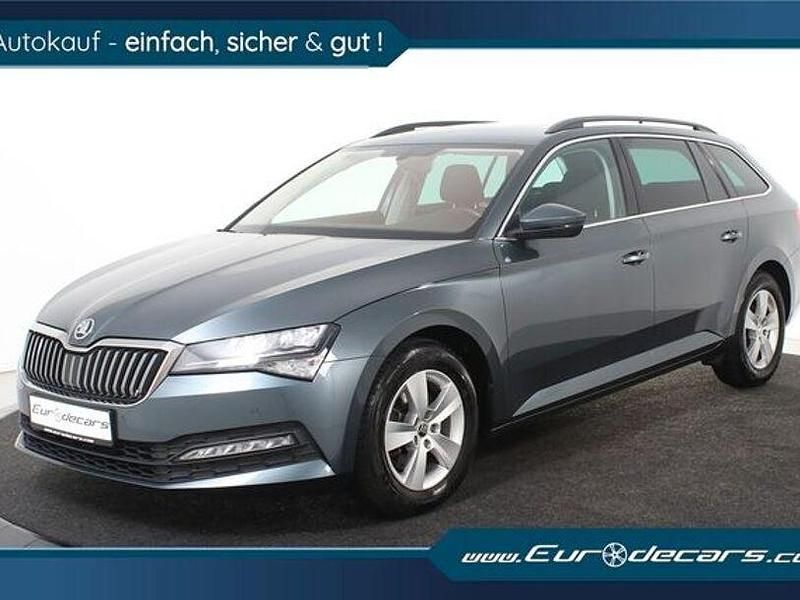 Grau Gebraucht 2020 Skoda Superb Kombi | 19.400 € (Fairer Preis) - Bild 1/4